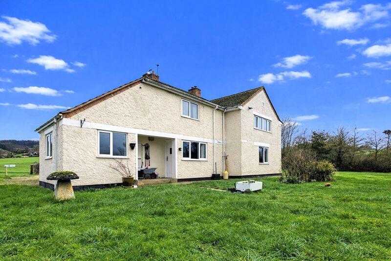 4-bed other on Beacon Lane, Haresfield, £750,000