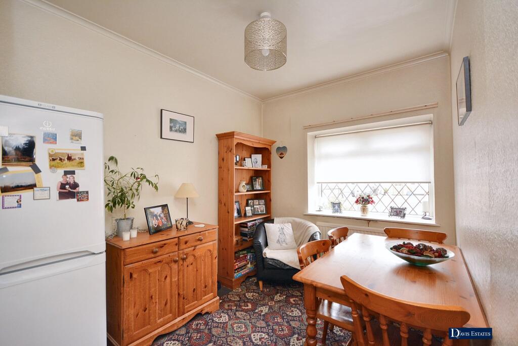 Birch Crescent, Ardleigh Green, Hornchurch, RM11 photo 4