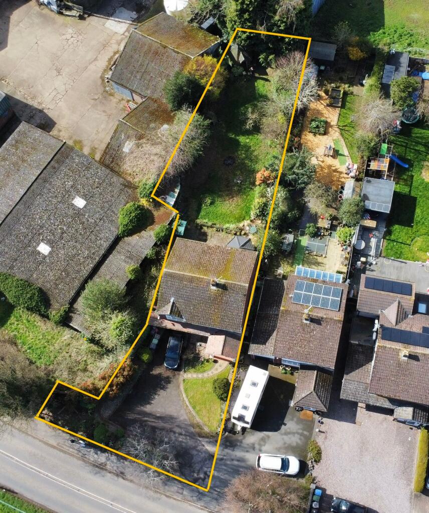 Main image of property: Nuneaton Road, Bulkington, CV12