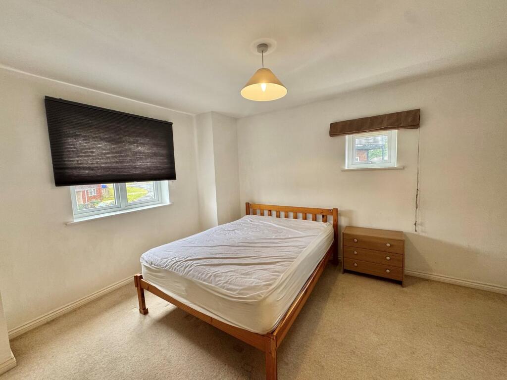 School Meadow, Guildford, GU2 - View 6