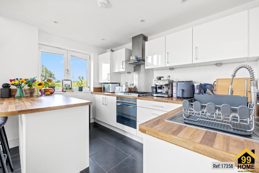 Apartment in Chelmsford - View 2