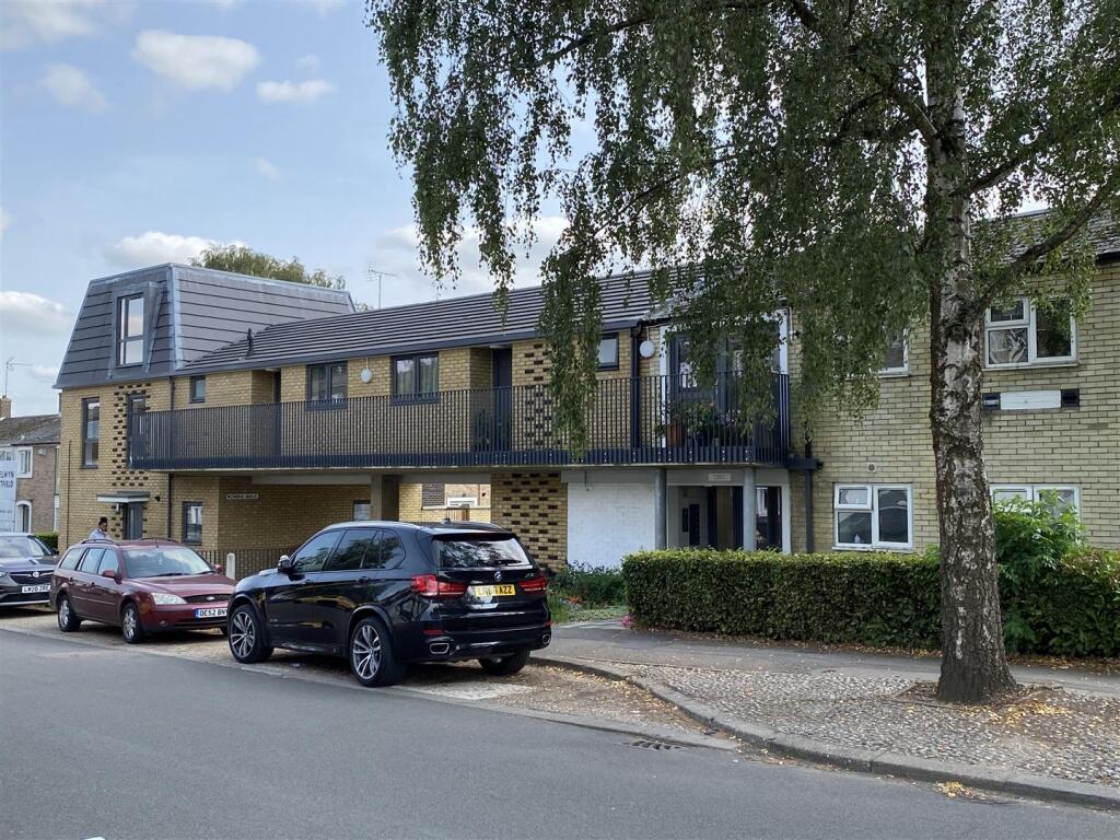 Northdown Road, Hatfield