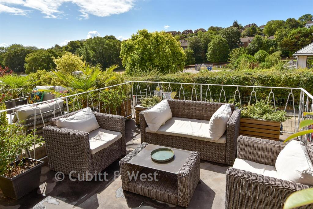 House in Brighton, Withdean - More