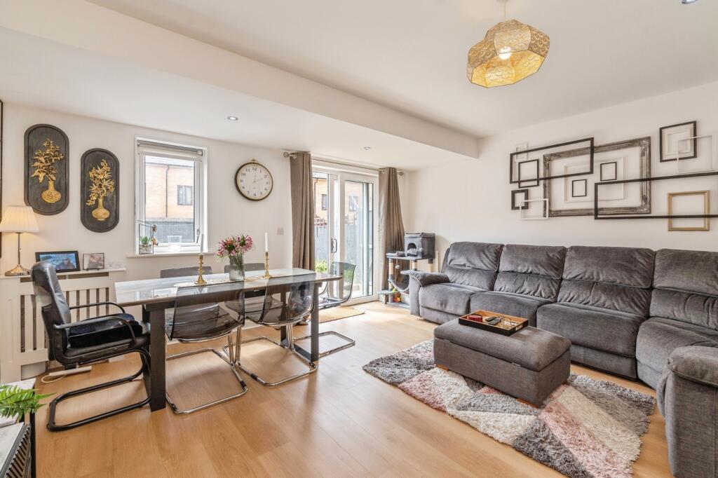 Lance Street, Rainham, Essex, RM13 photo 2