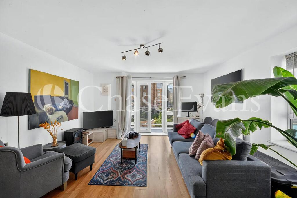 Main image of property: St Davids Square, Isle Of Dogs, London, E14
