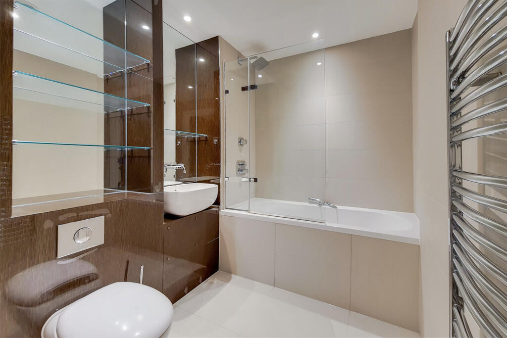 Apartment in London, Royal Borough of Kingston upon Thames - View 5