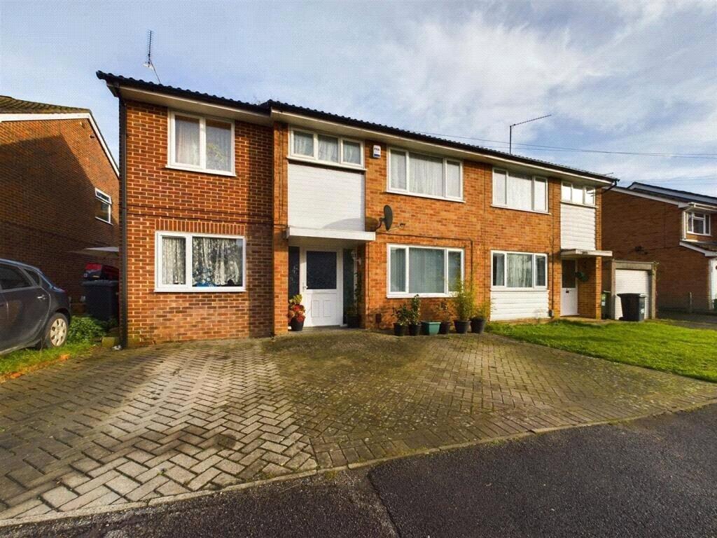 Main image of property: Ferndale Avenue, Reading, Berkshire, RG30