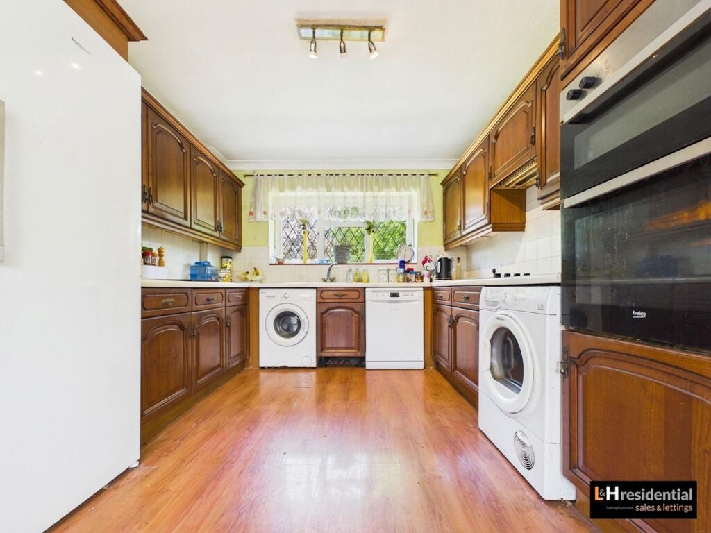 House in Borehamwood, Elstree and Borehamwood - View 2