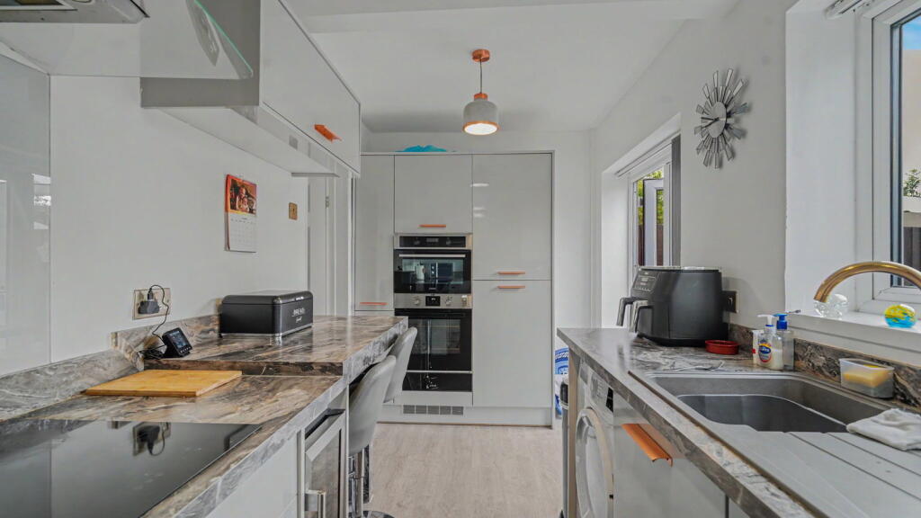 Cheslyn Grove, Birmingham, B14 4NG photo 5