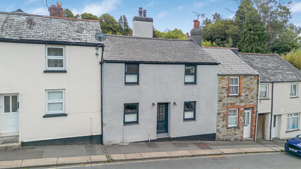 2-bed terraced on Higher Lux Street, Liskeard, £180,000