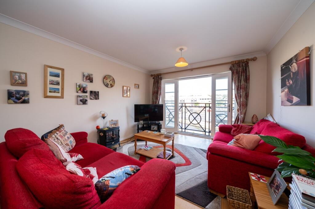 Apartment in Dacorum, Hertfordshire - View 5