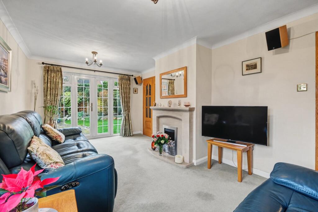 Craiston Way, Great Baddow, Chelmsford, CM2 photo 2