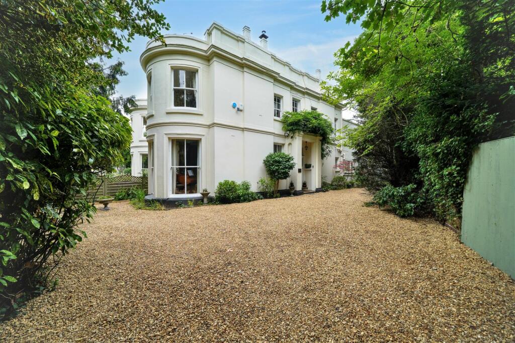 Main image of property: 8 Newbridge Crescent, Newbridge, Wolverhampton, WV6 0LN