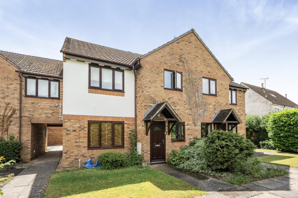 Main image of property: The Larches, Carterton, Oxfordshire, OX18