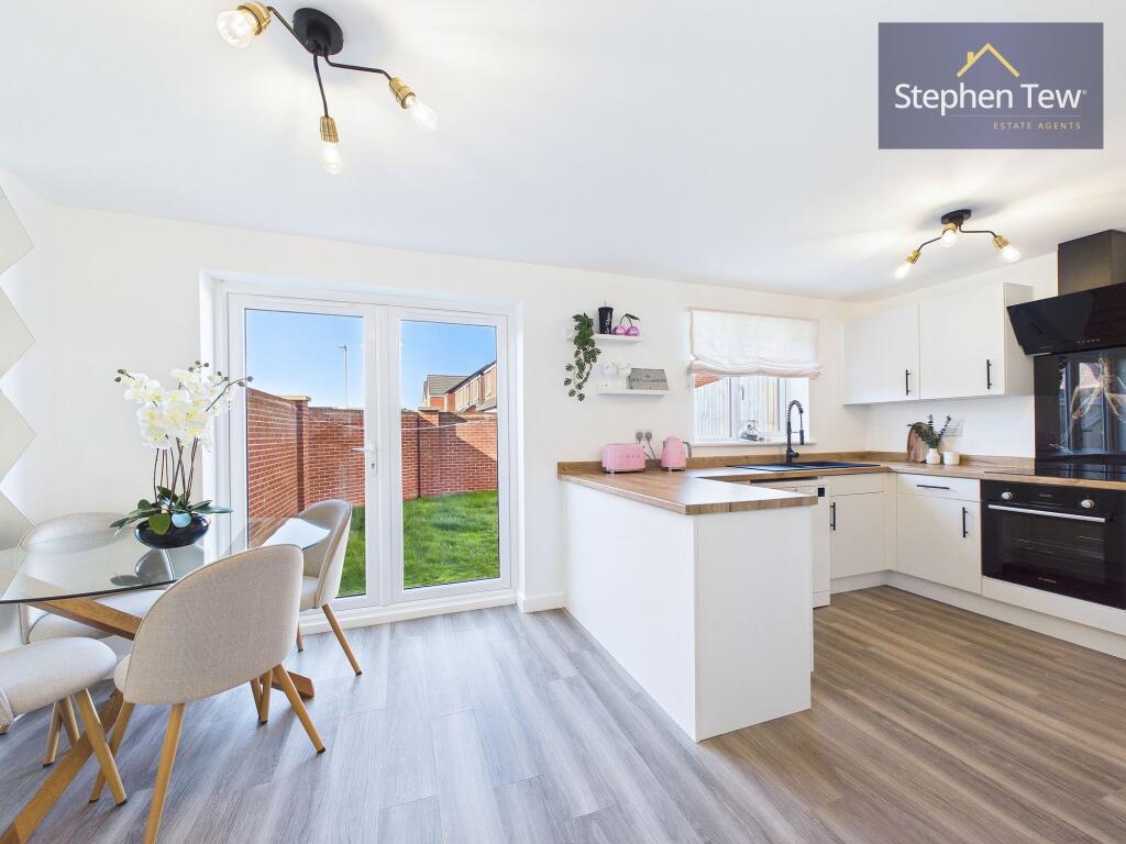 Stubblefield Drive, Lytham St. Annes, FY8 photo 3