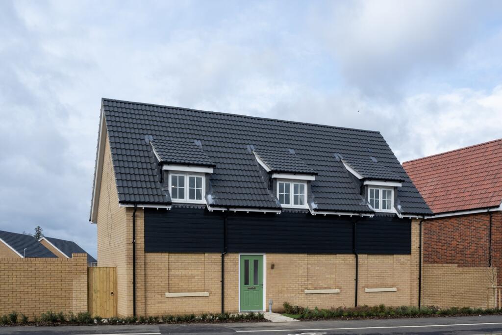 2-bed flat on Hopkins Homes at Abbots Vale,
Bury St. Edmunds,
IP33 2BS, £280,000