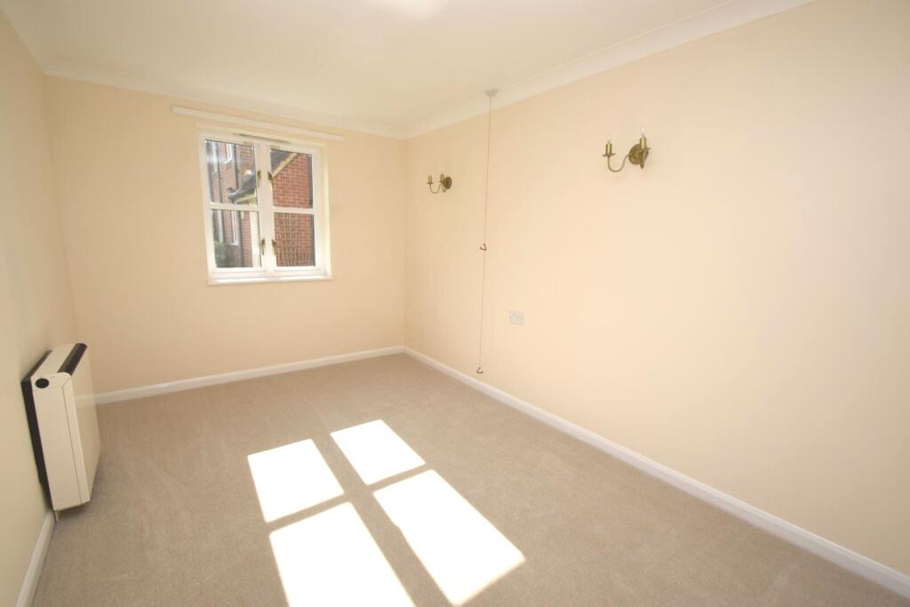 Moorfield Court, Newland Street, CM8 photo 4