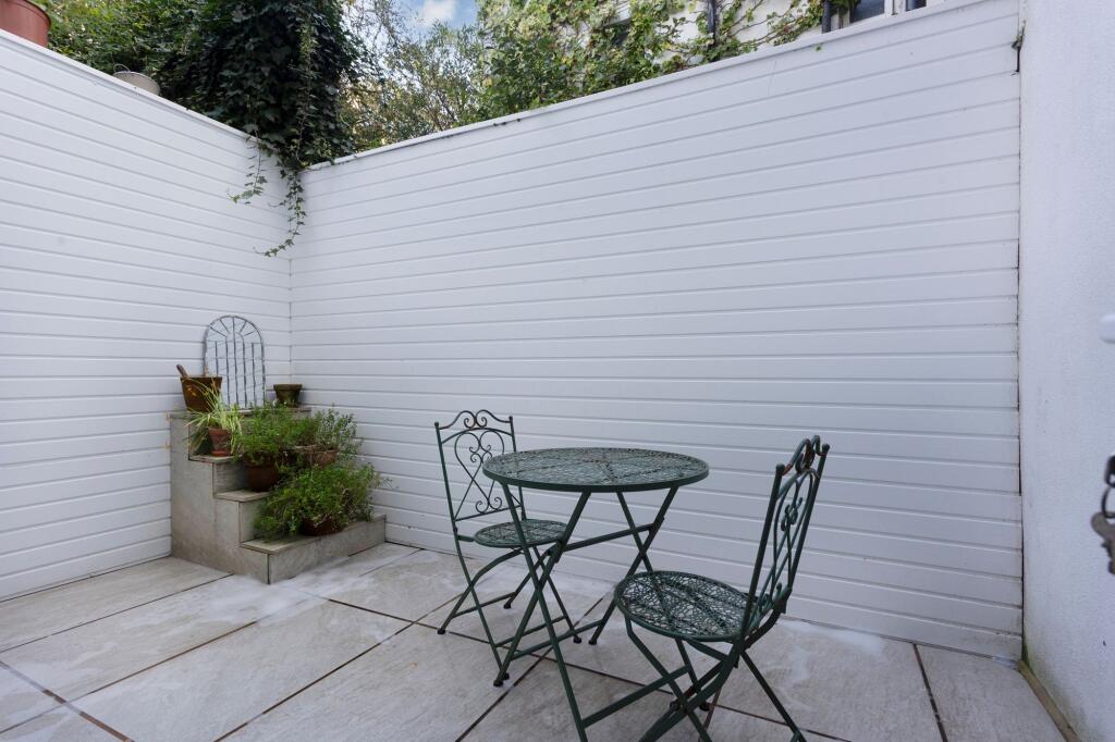 Apartment in Hove, Brighton and Hove - View 5