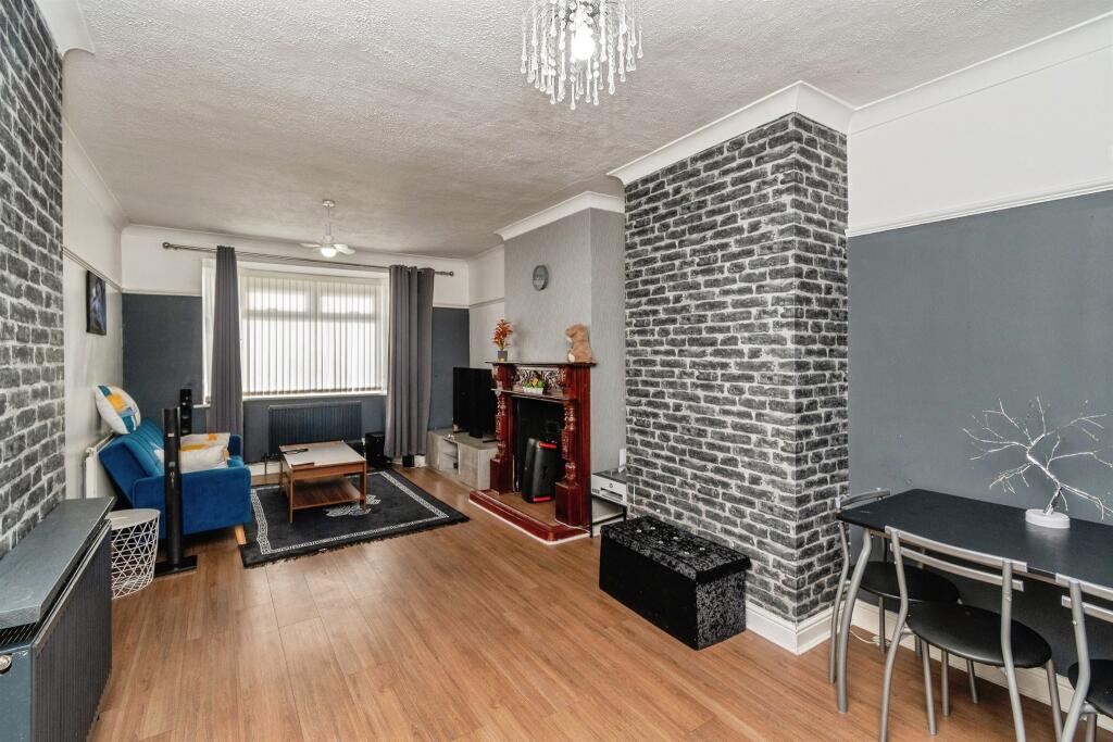 House in Dudley, West Midlands - View 3