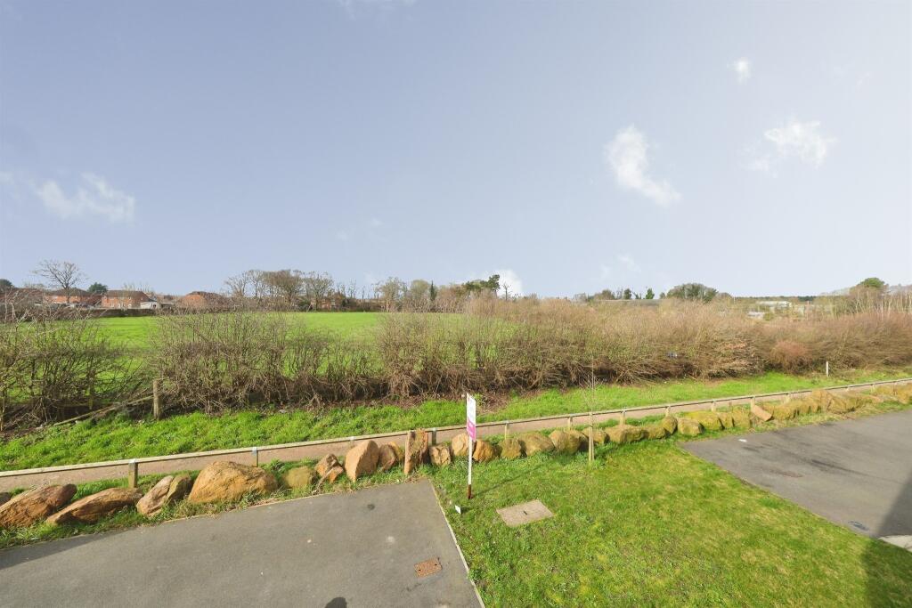 Wright Drive, Bircotes, Doncaster photo 4