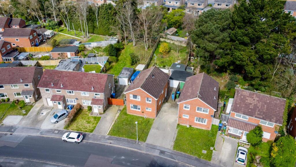 Lytchett Drive, Broadstone photo 2