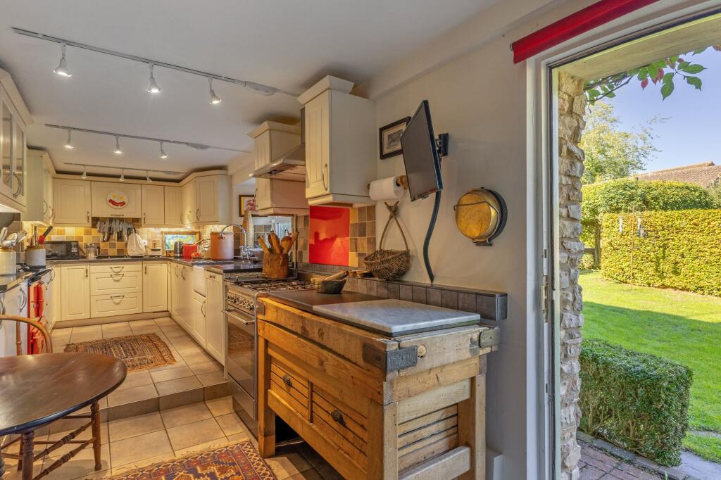 House in Bath - View 5