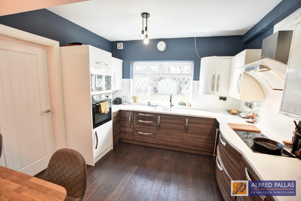 House in Sunderland, Hill View - More