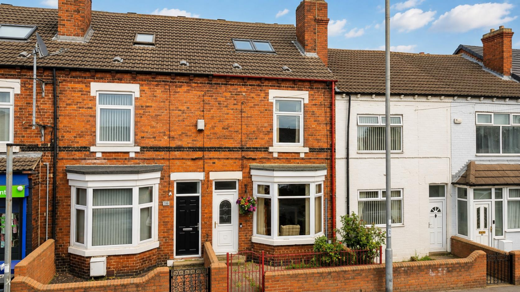 Main image of property: Featherstone Lane, Featherstone, Pontefract