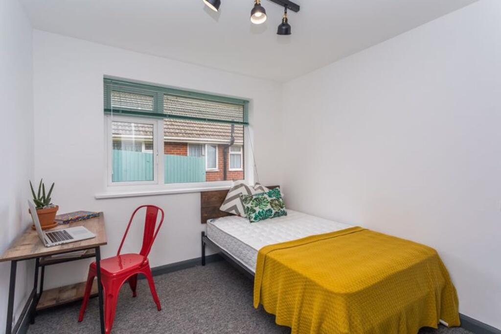 1 bedroom semi-detached house for rent
