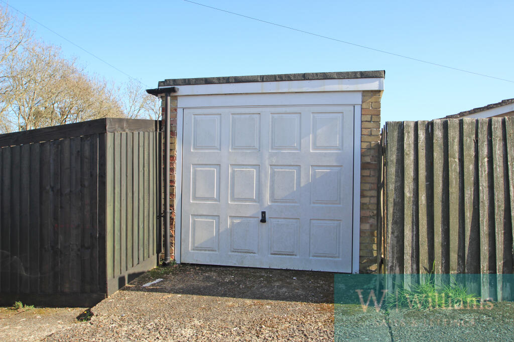St Edmunds walk, Wootton photo 2