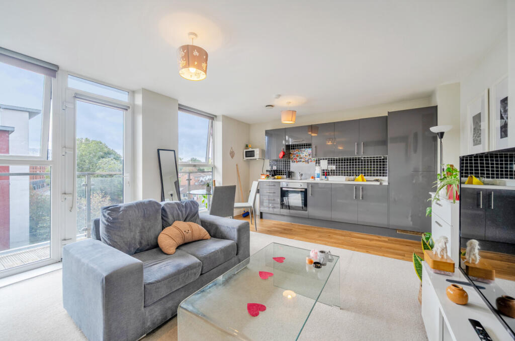Apartment in Manchester - View 5
