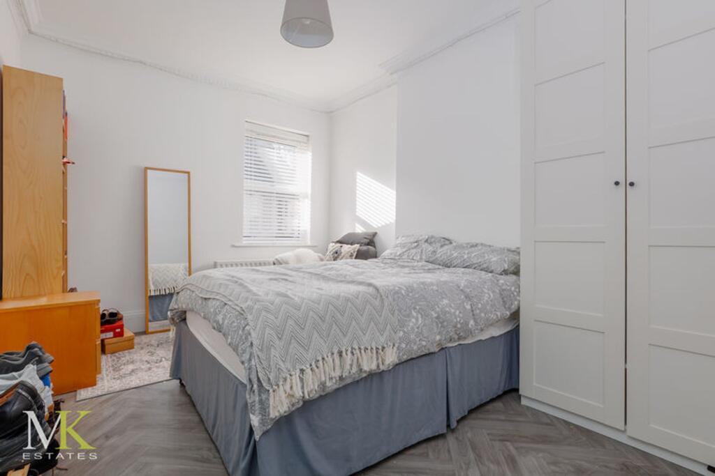 House in Christchurch, Pokesdown, Bournemouth - View 5
