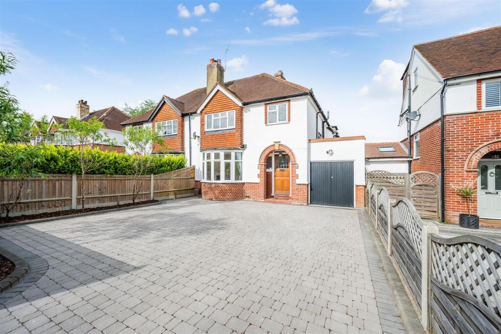 Roundwood View, Banstead, Banstead