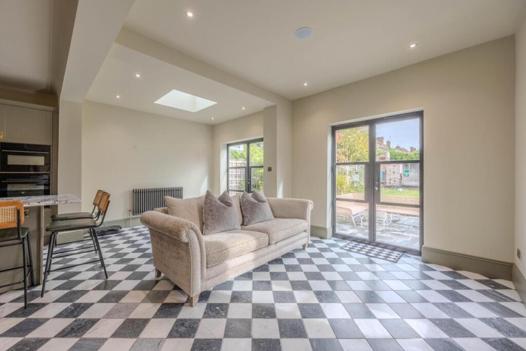 House in Southend-on-Sea, Essex - View 5