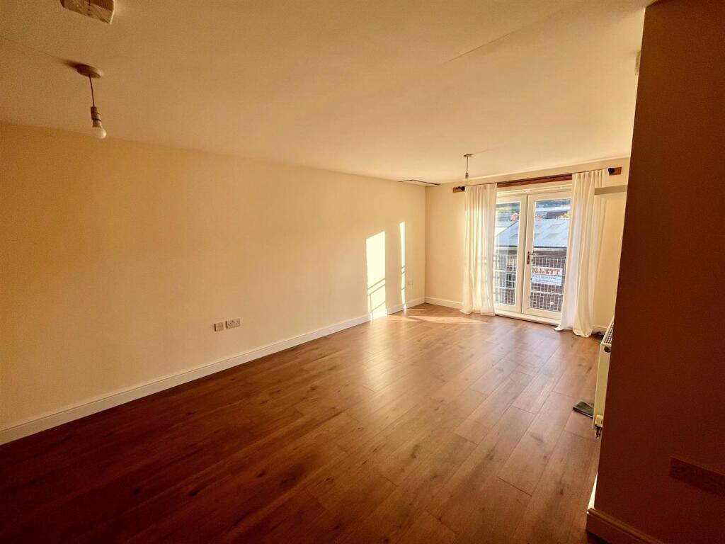 Apartment in Halifax - View 2