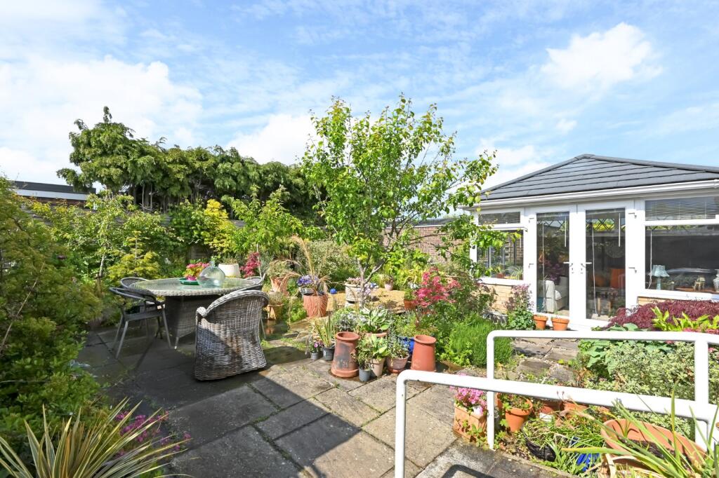 Loriners Drive, Copmanthorpe, York, YO23 photo 2