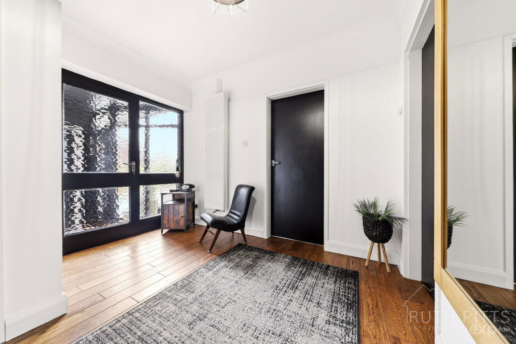 House in Wakefield - View 5