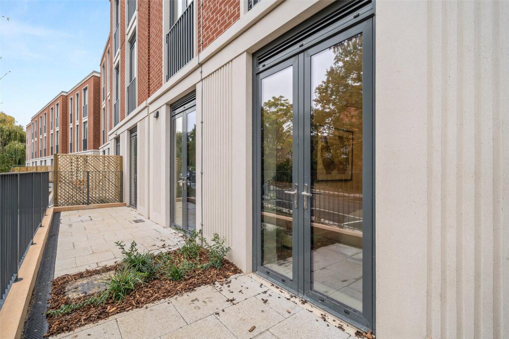 Main image of property: Carnival Place, Wellington Road, Wokingham, Berkshire, RG40