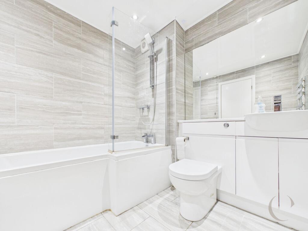 Apartment in South Tyneside, North East - View 4