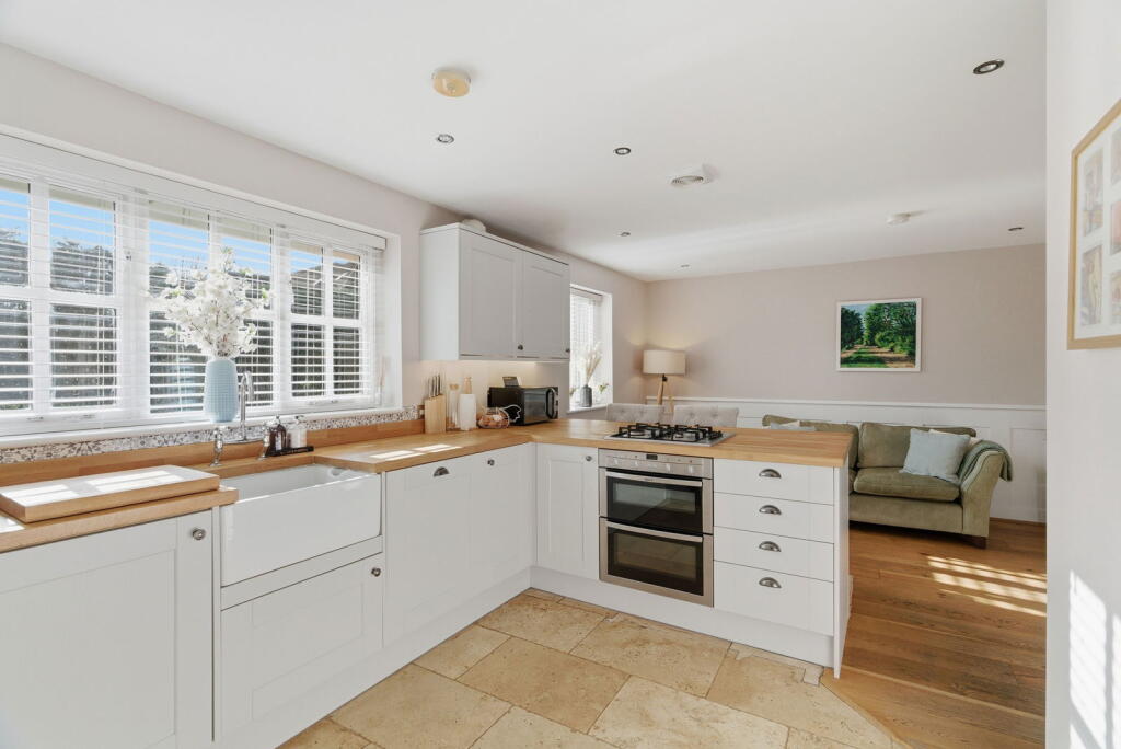 Barlee Close, Clavering photo 3