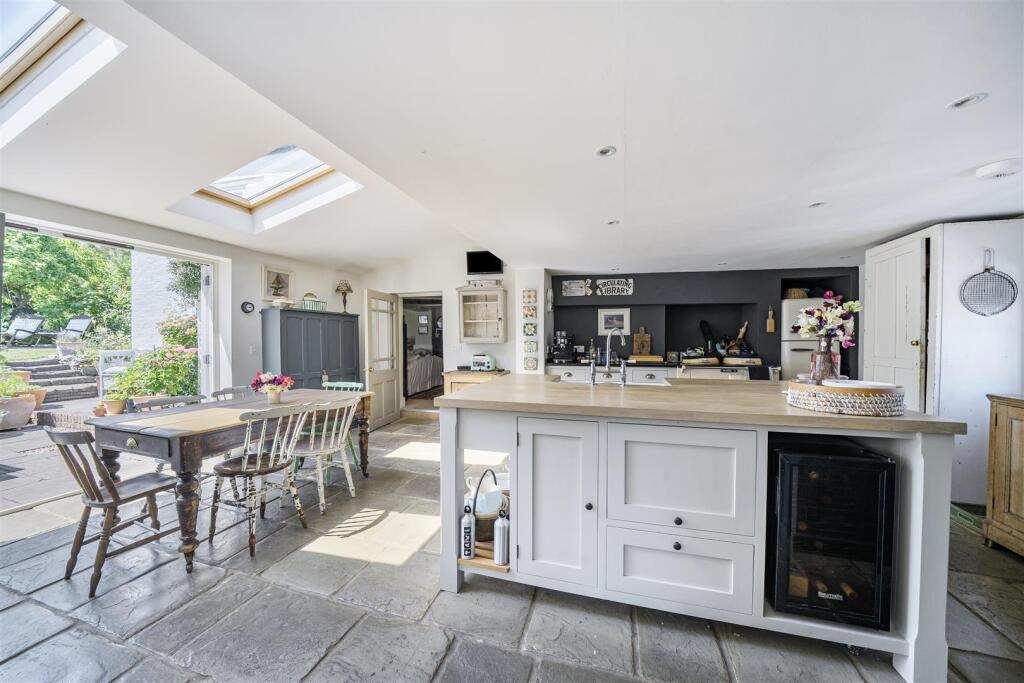 House in Tiffield, Caldecote - View 5