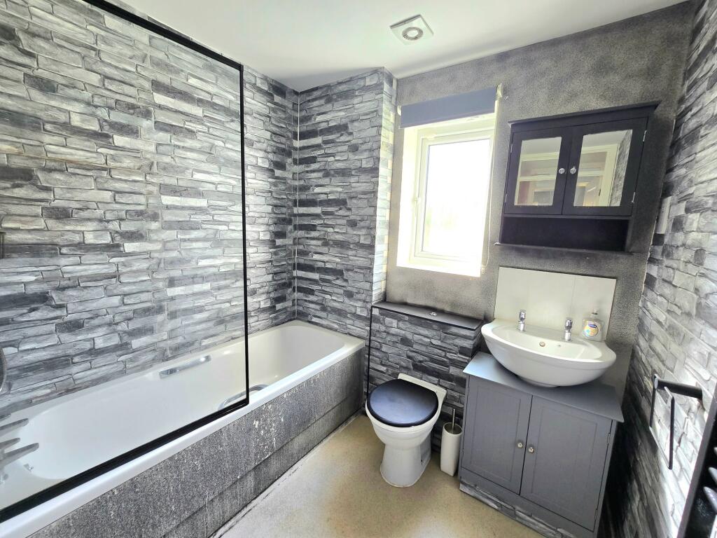 Apartment in Cardiff, St. Bride's Minor - View 3