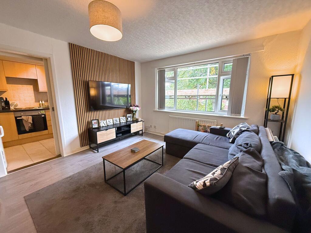 Apartment in Trafford, Greater Manchester - View 4
