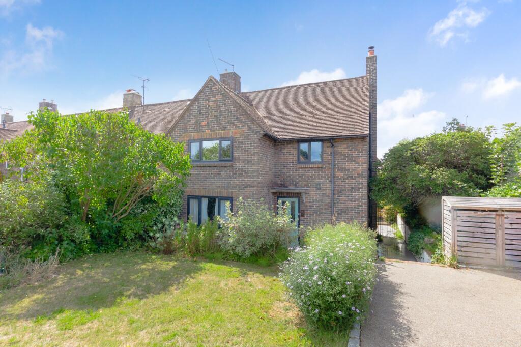 3-bed terraced on Rushey Close, Ringmer, BN8, £475,000