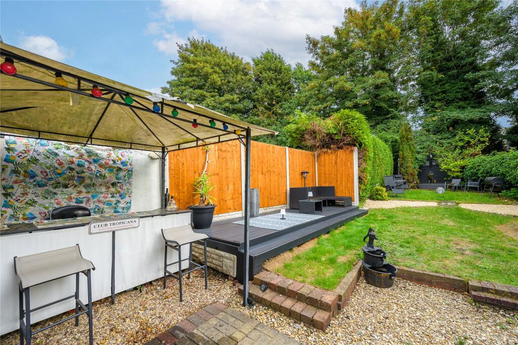 House in Wolverhampton, Springfield, Fallings Park - View 4