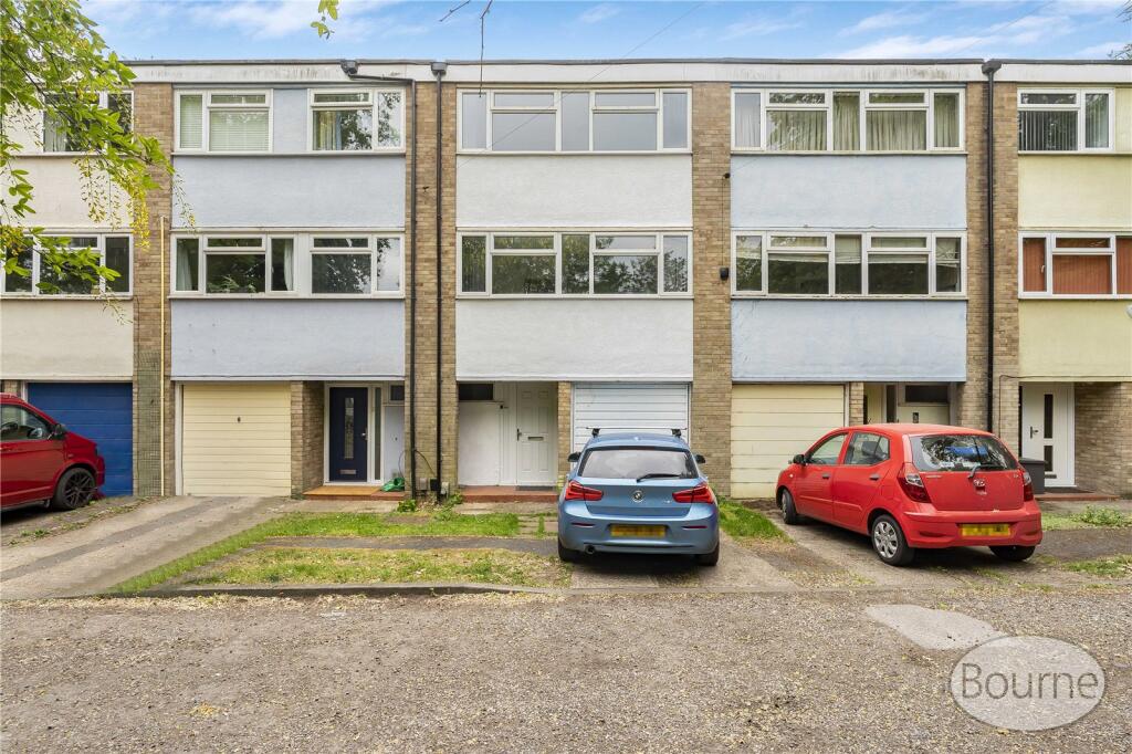 4-bed terraced on Queens Court, Woking, Surrey, GU22, £525,000