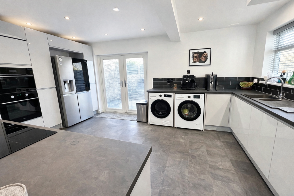 Additional image 7 of Eliotts Drive, Yeovil, BA21