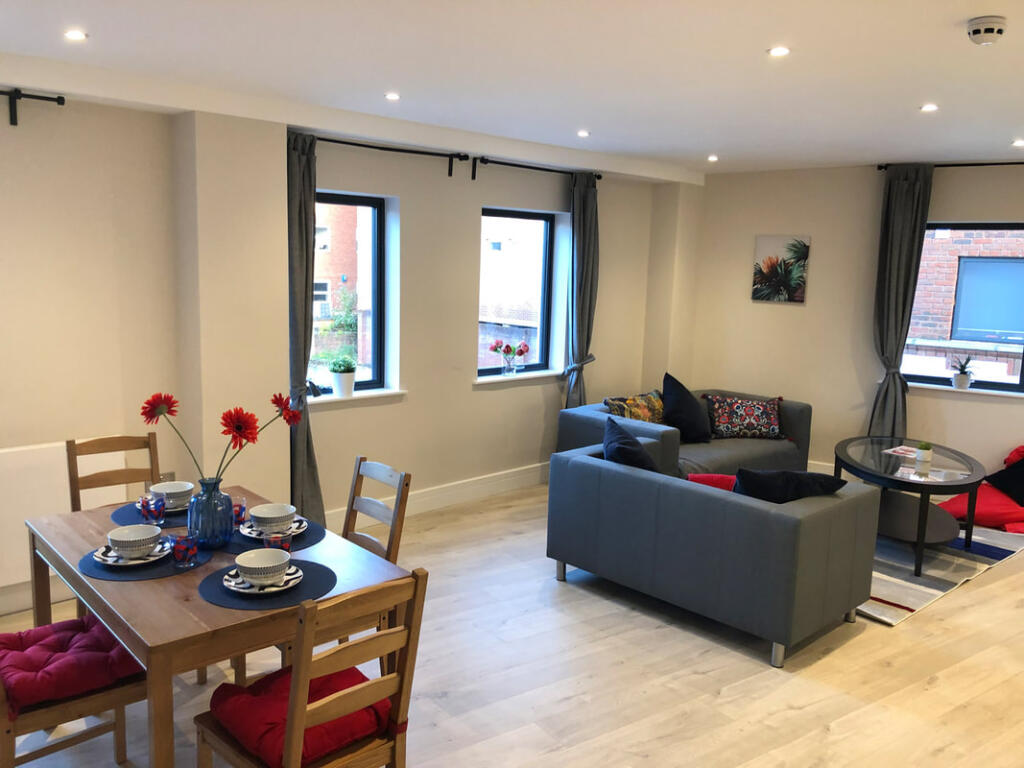 Apartment in Exeter, Newtown - View 2