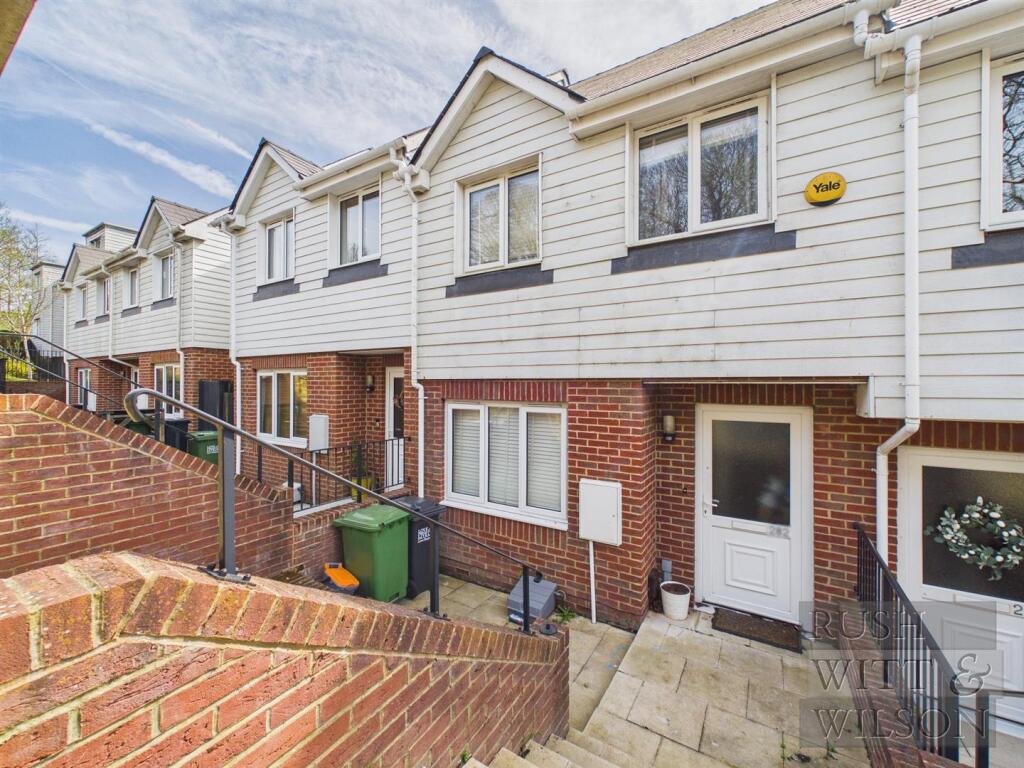 3-bed terraced on Elphinstone Road, Hastings, £110,000