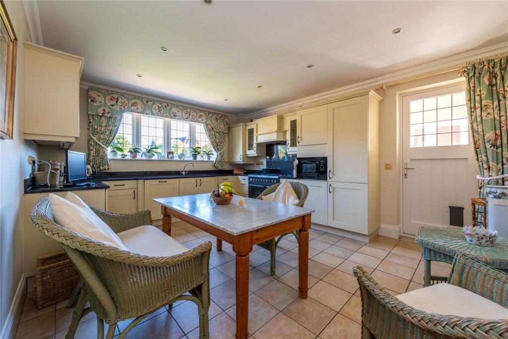 House in Redhill - View 3